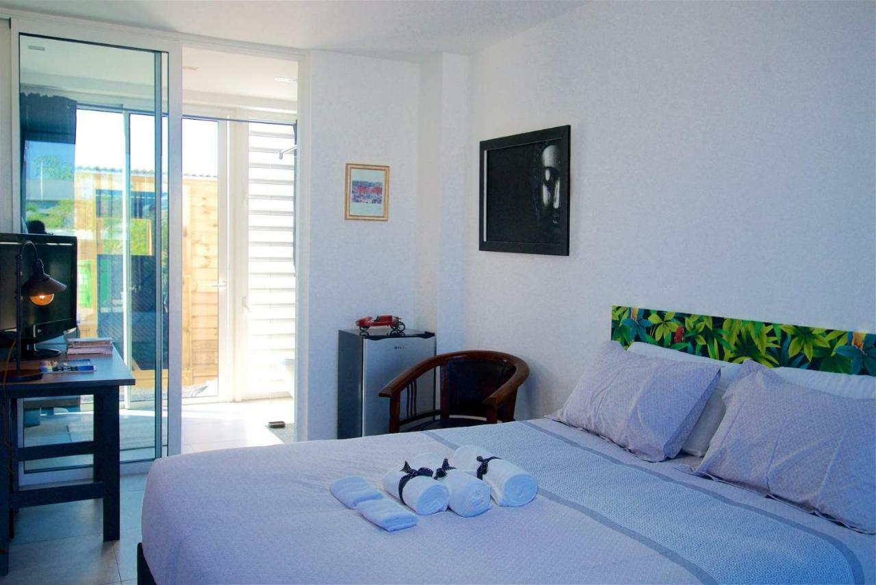 Maison TONGA piscine jaccuzi Saint Pierre Esterno foto